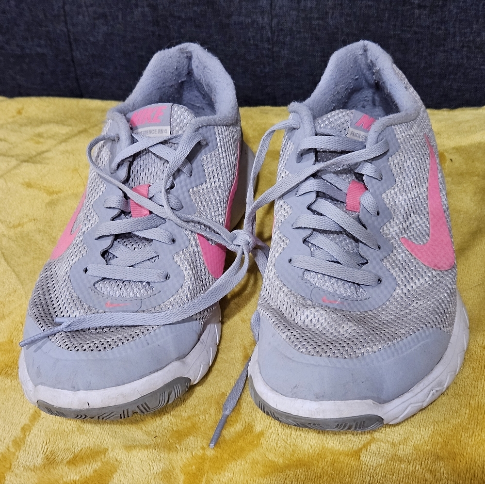 Nike Flex Experience RN 4 size 7.5